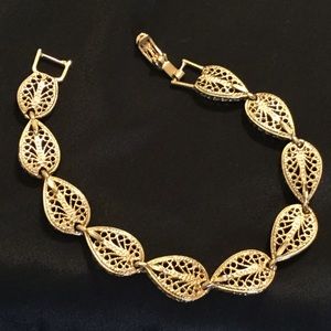 Vintage Gold Leaf Chained design bracelet